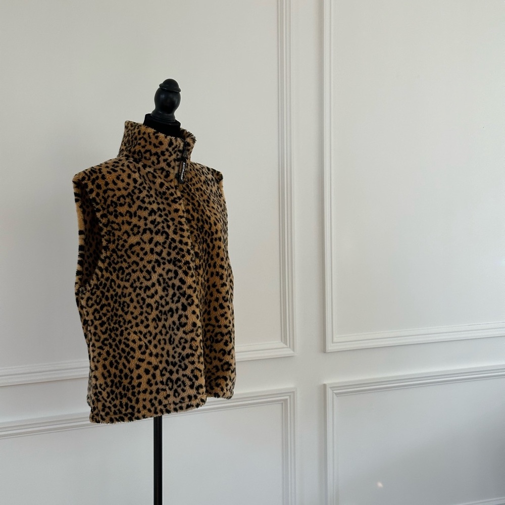 Fuzzy Leopard Vest